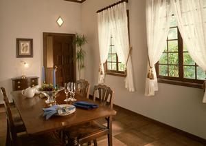 こんなアイアン家具もありますよ